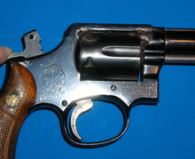 Load image into Gallery viewer, Revolver Smith & Wesson model 13 DEACTIVATED. More to come soon...